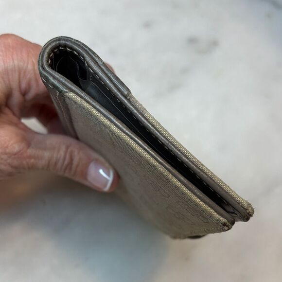 Dooney & Bourke Wallet Checkbook Vintage Signature Slim Wallet - Picture 9 of 16